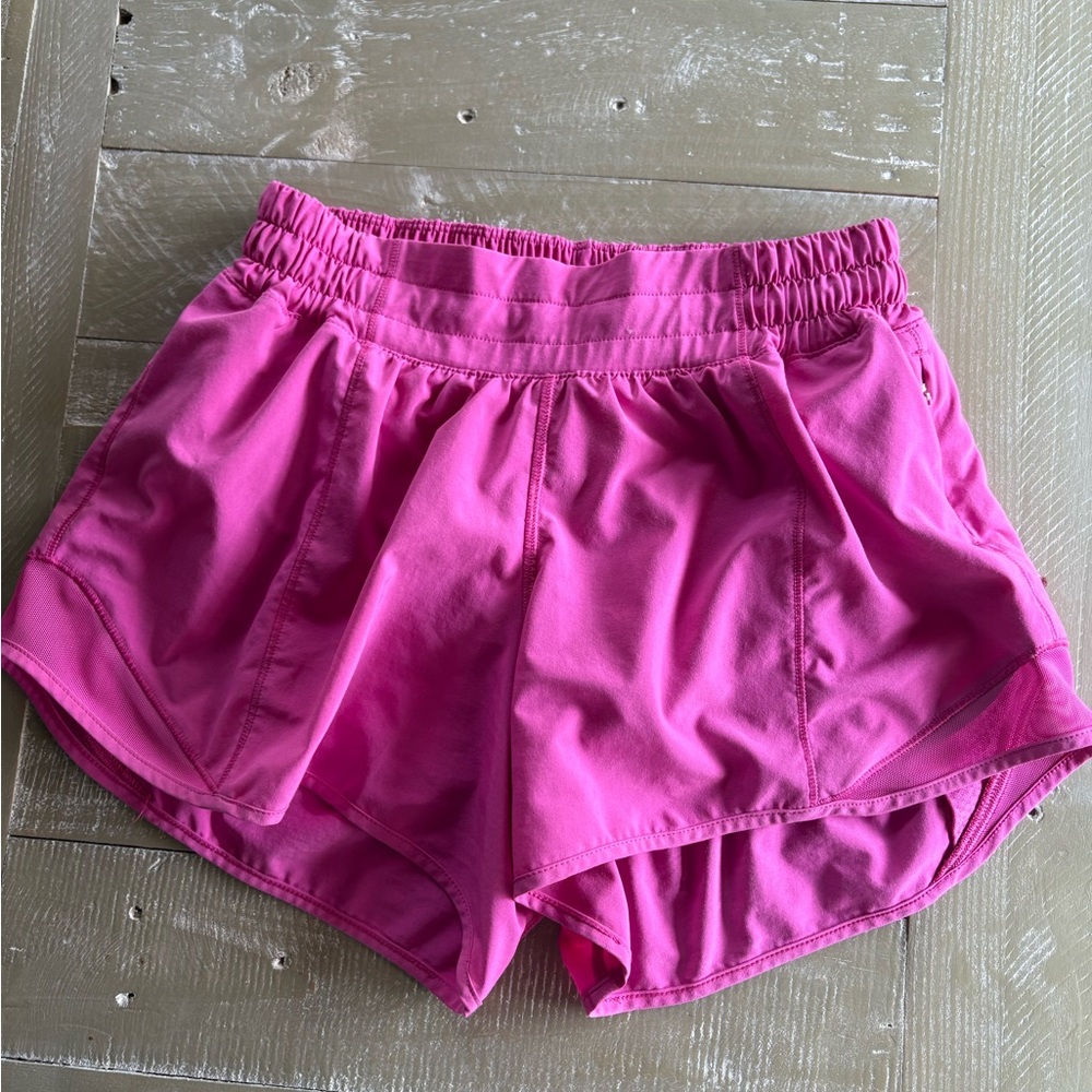 Lululemon Athletica Pink Athletic Shorts Lightweight Performance size 2